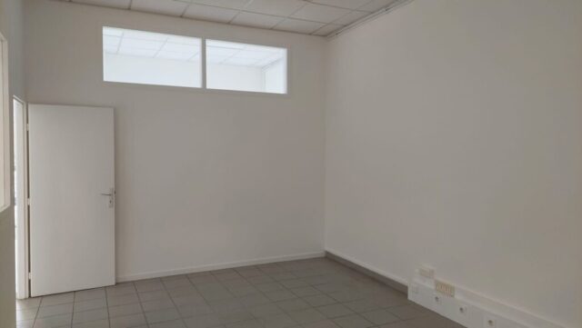 Salle de reunion - cote gauche - 20 m2
